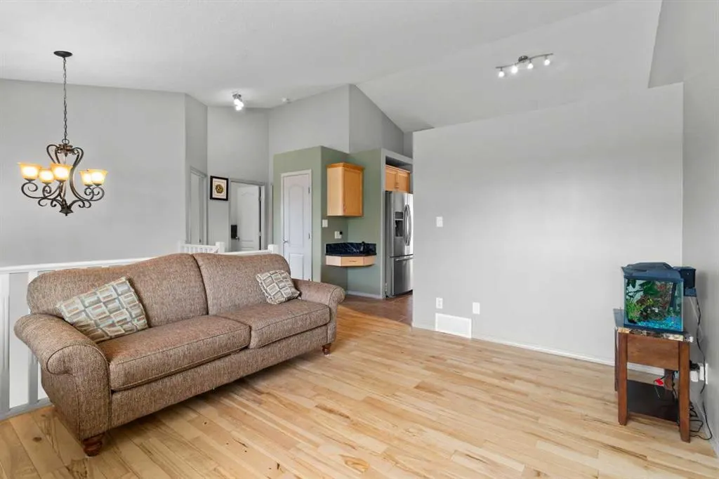57 Pine Crescent