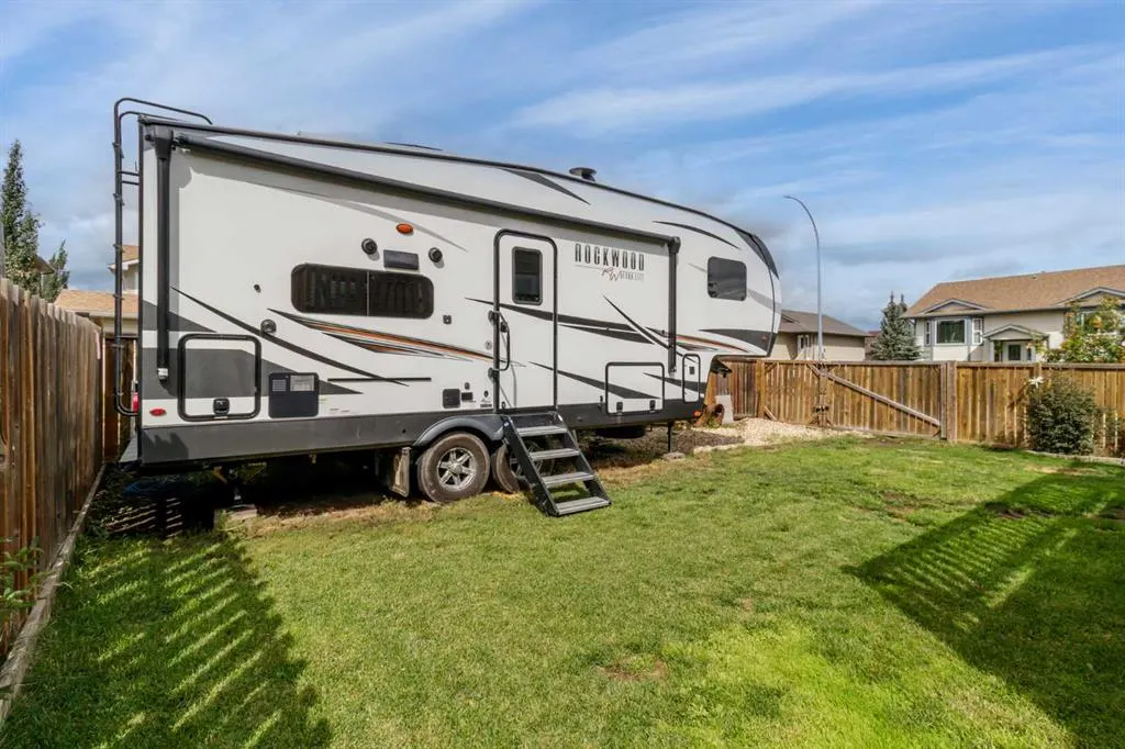 57 Pine Crescent
