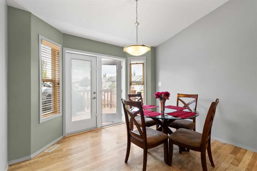 57 Pine Crescent