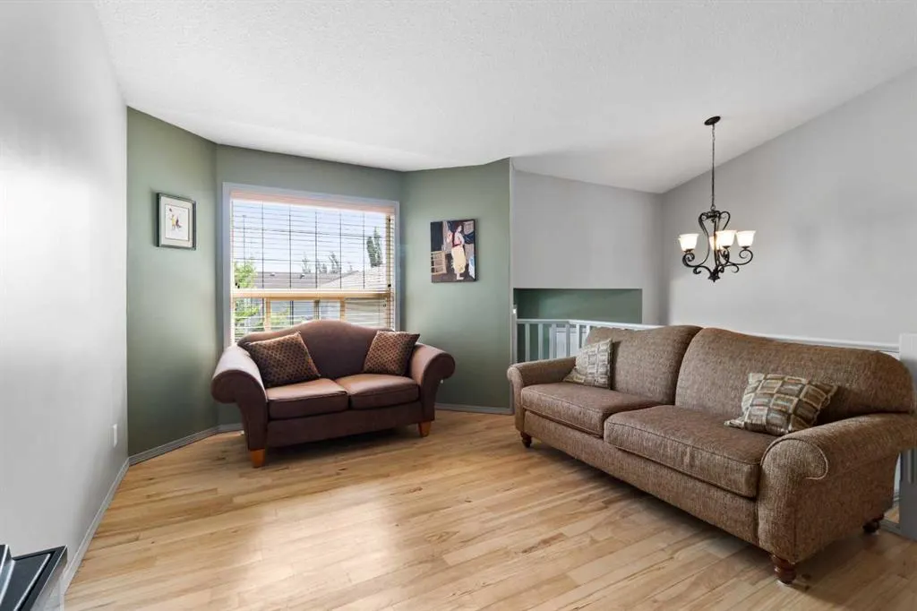 57 Pine Crescent