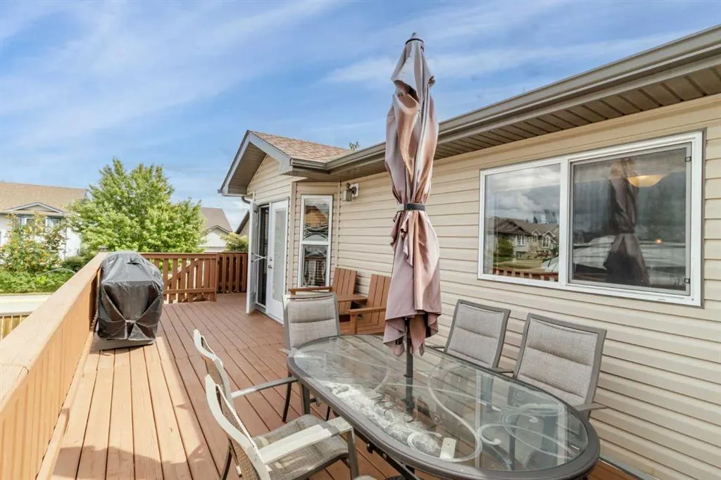 57 Pine Crescent