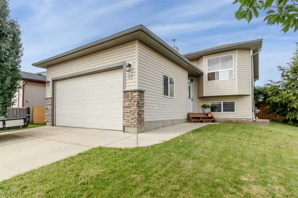 57 Pine Crescent
