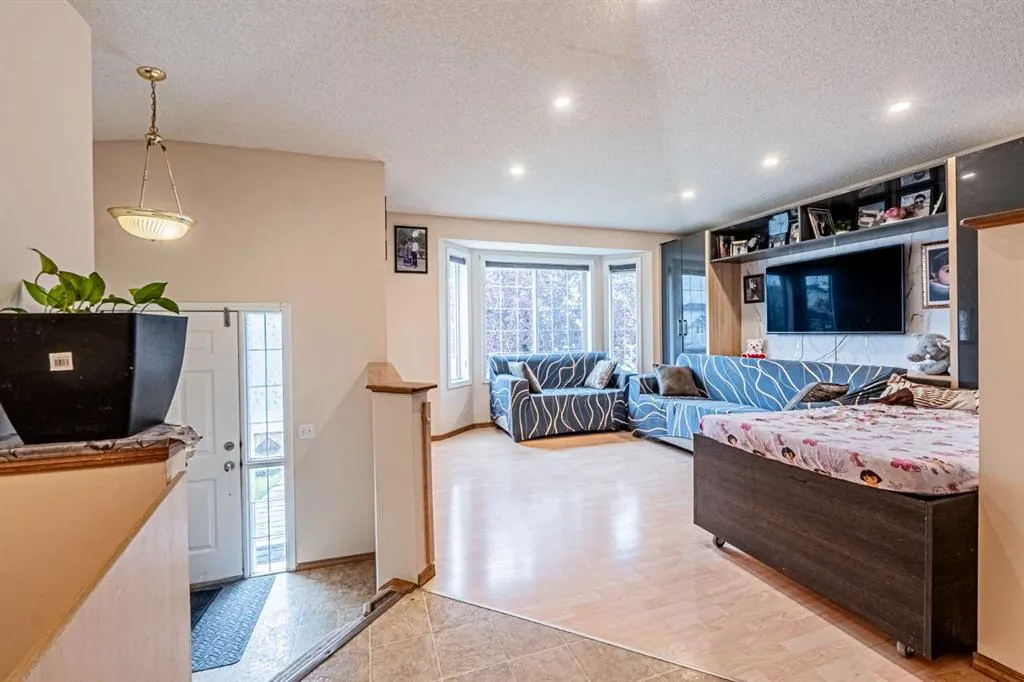65 Martinvalley Road NE
