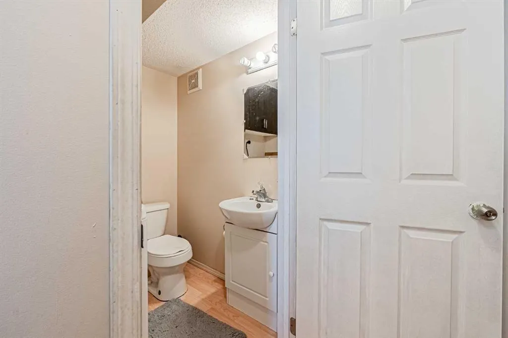 65 Martinvalley Road NE