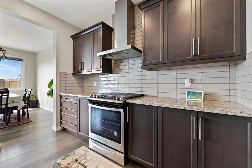 385 Corner Meadows Way NE