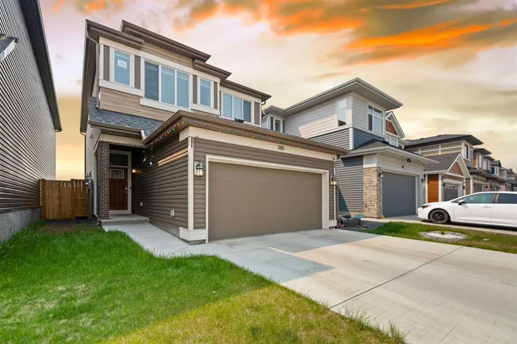 385 Corner Meadows Way NE