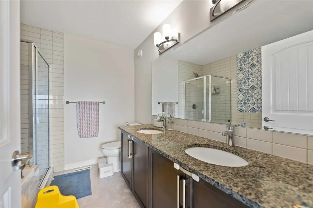 385 Corner Meadows Way NE