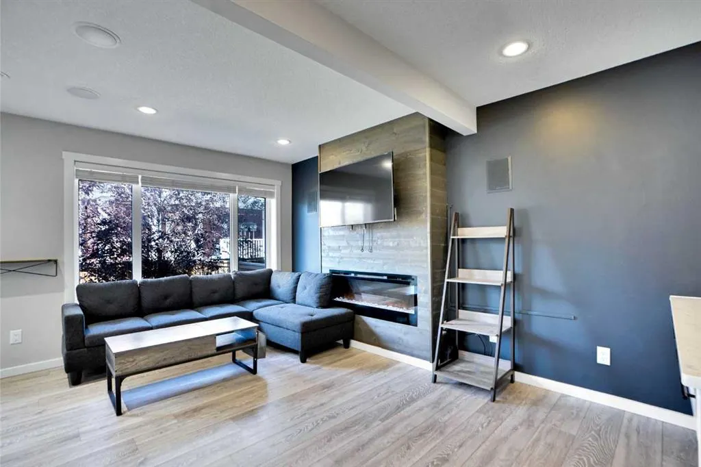 2400 Ravenswood View SE, #602