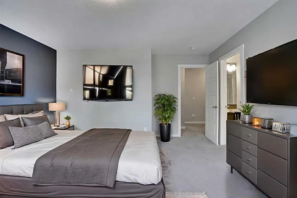 2400 Ravenswood View SE, #602