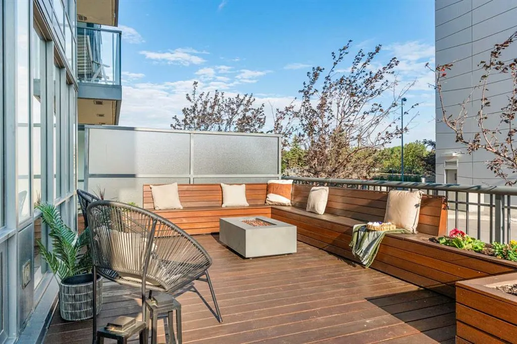 128 2 Street SW, #102