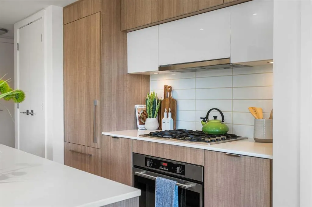 128 2 Street SW, #102
