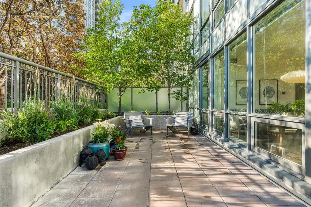 128 2 Street SW, #102