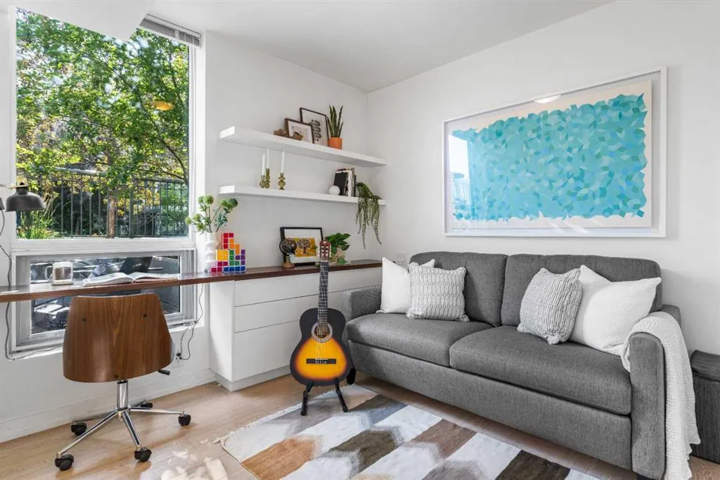 128 2 Street SW, #102