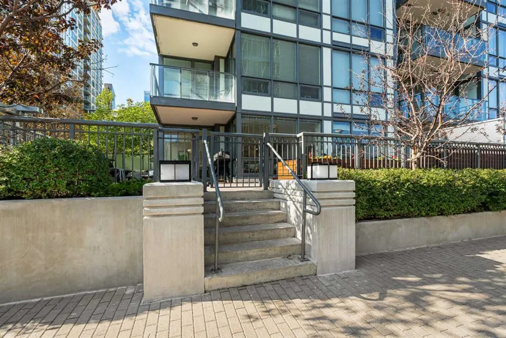 128 2 Street SW, #102