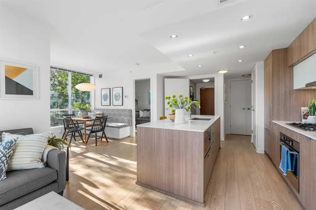 128 2 Street SW, #102