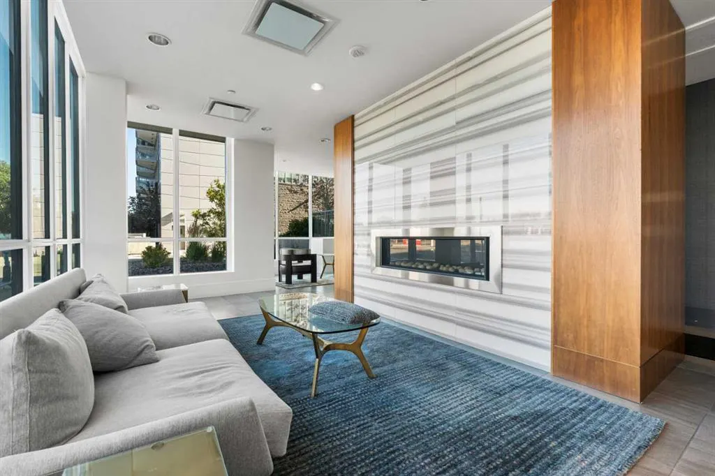 128 2 Street SW, #102