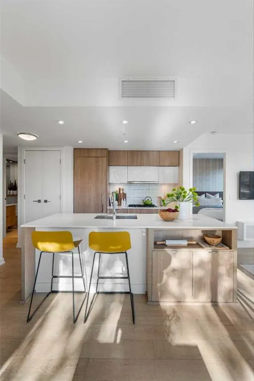 128 2 Street SW, #102