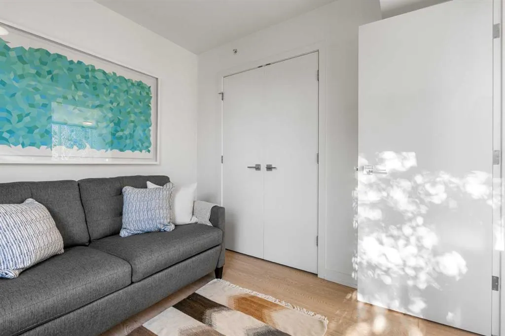 128 2 Street SW, #102