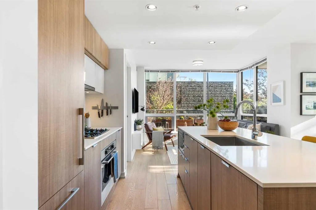 128 2 Street SW, #102