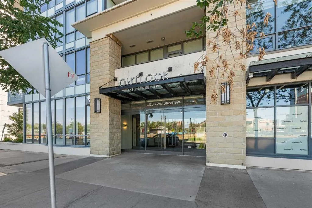 128 2 Street SW, #102