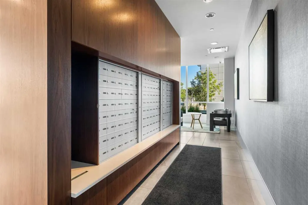 128 2 Street SW, #102