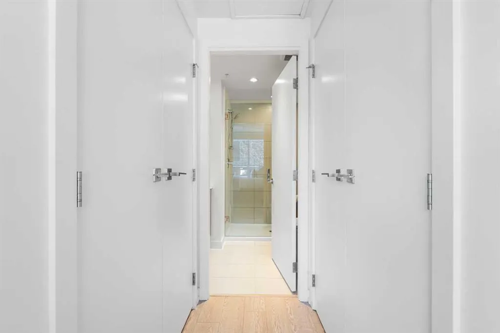 128 2 Street SW, #102