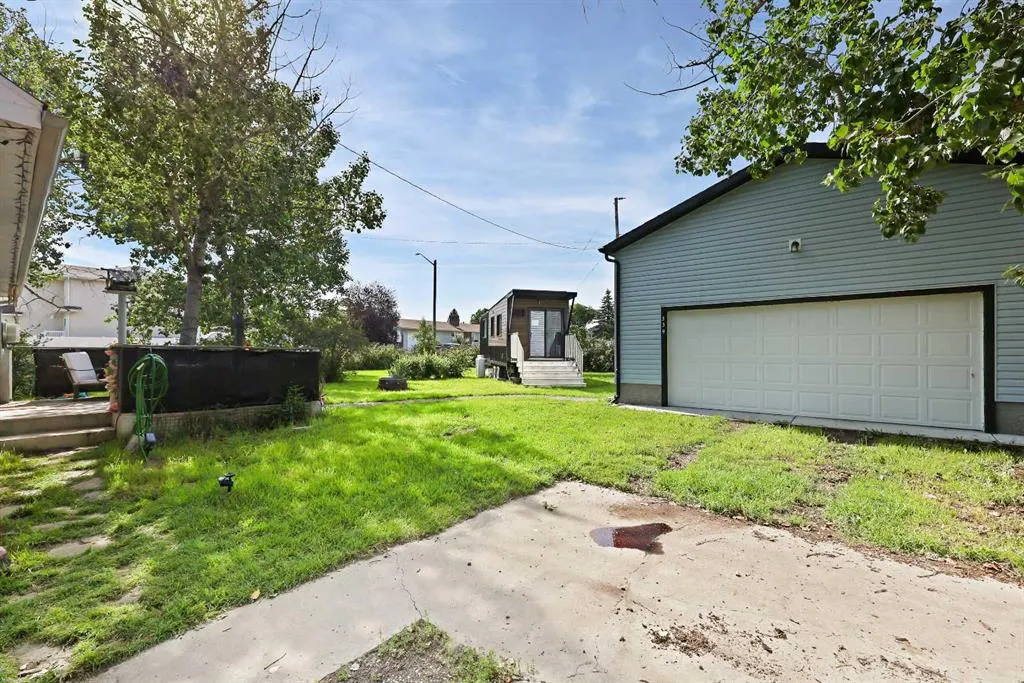 339 3 Street