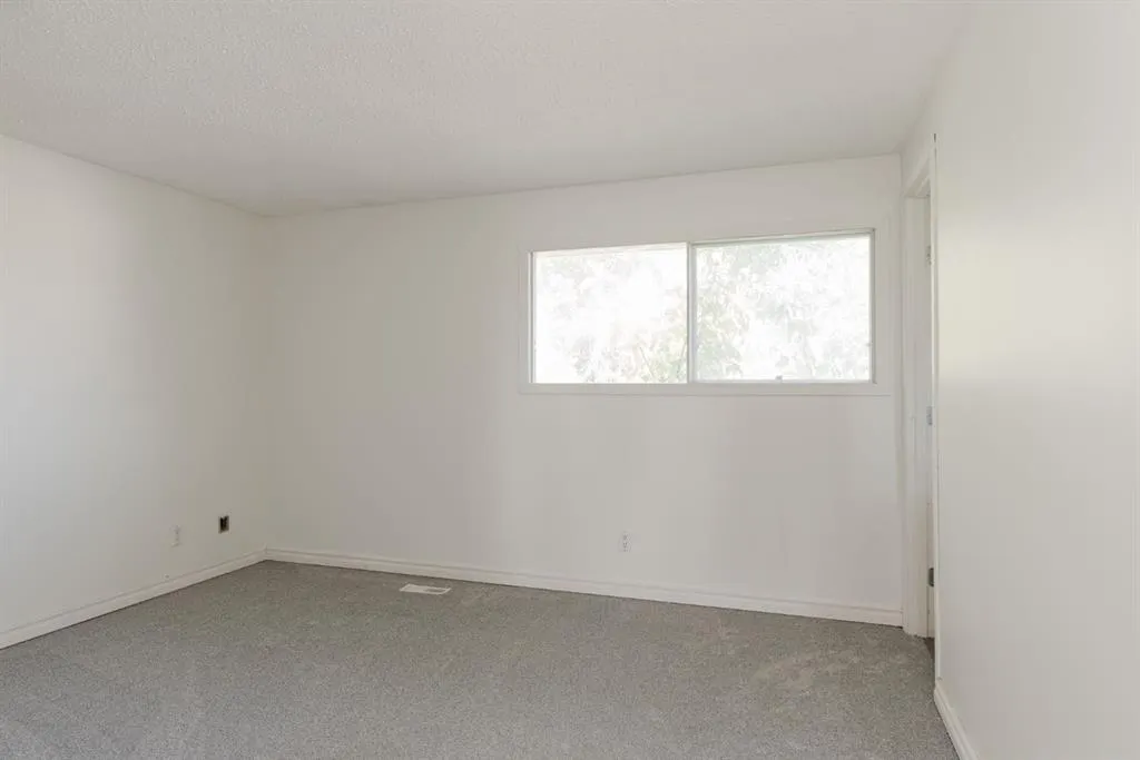 453 Signal Road