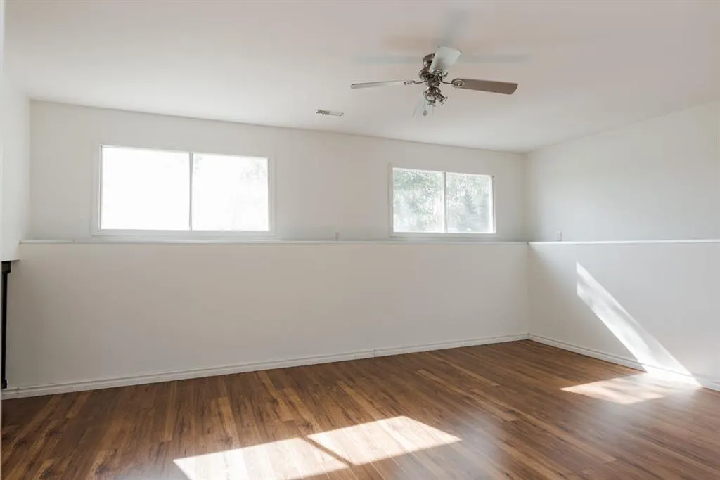 453 Signal Road
