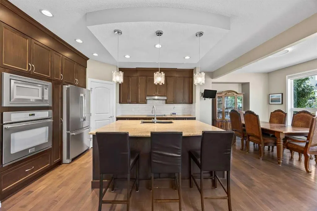 184 Cougar Ridge Manor SW
