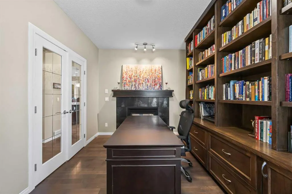 184 Cougar Ridge Manor SW