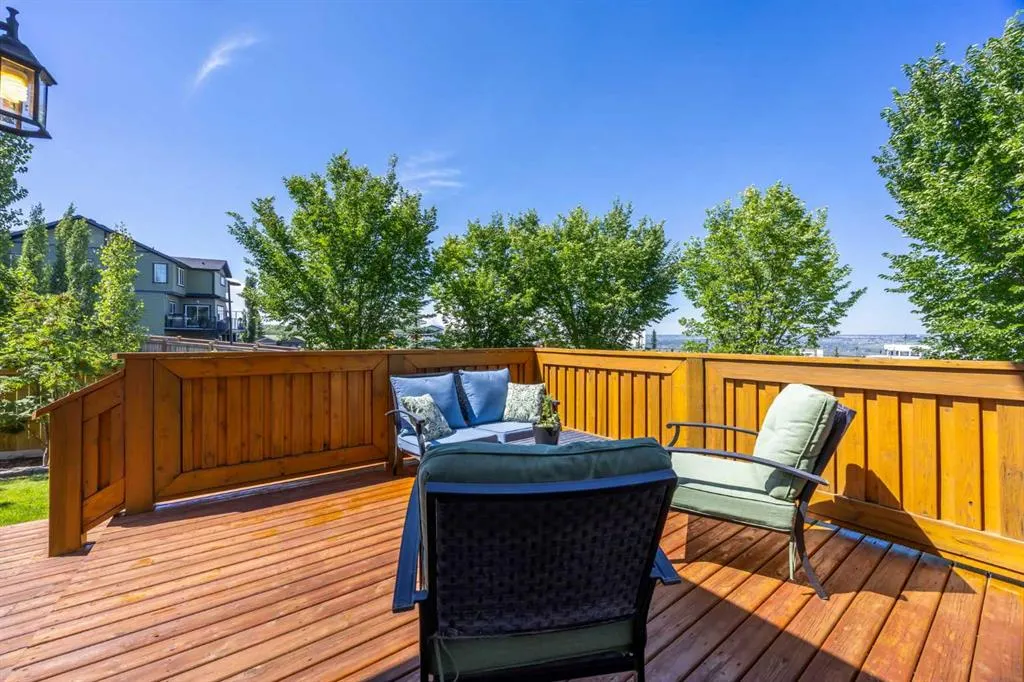 184 Cougar Ridge Manor SW