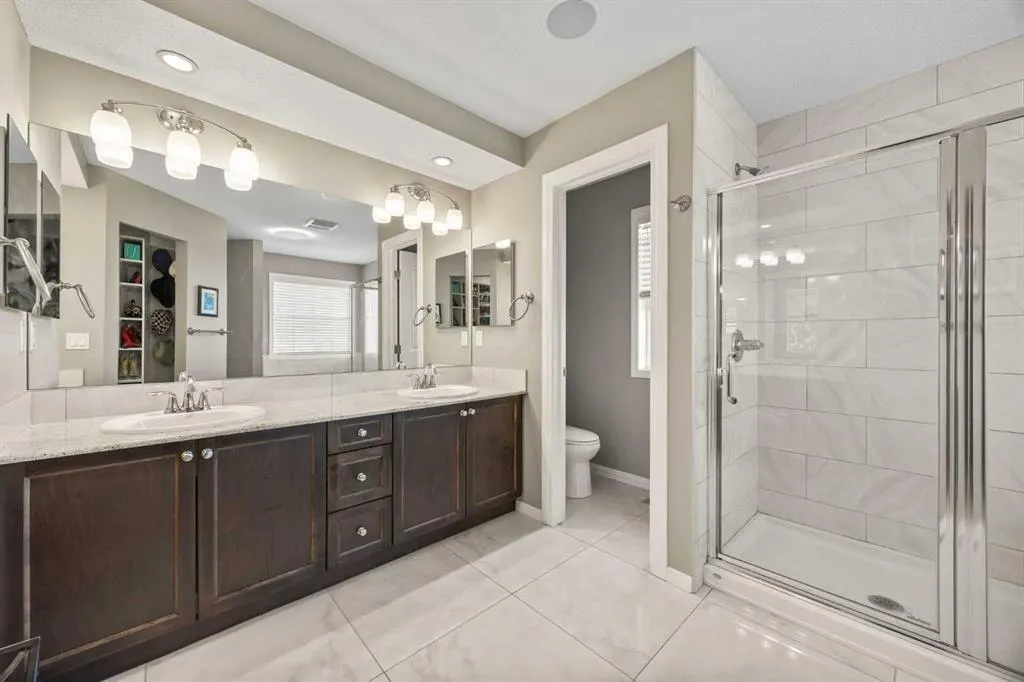184 Cougar Ridge Manor SW