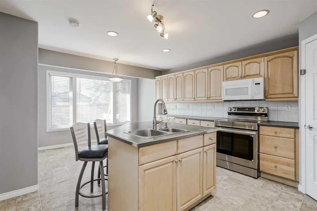 16 Mckinley Road SE