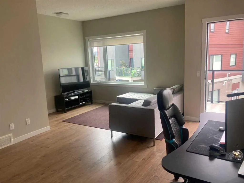 218 Sherwood Square NW, #601