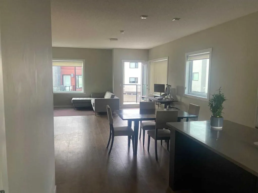 218 Sherwood Square NW, #601