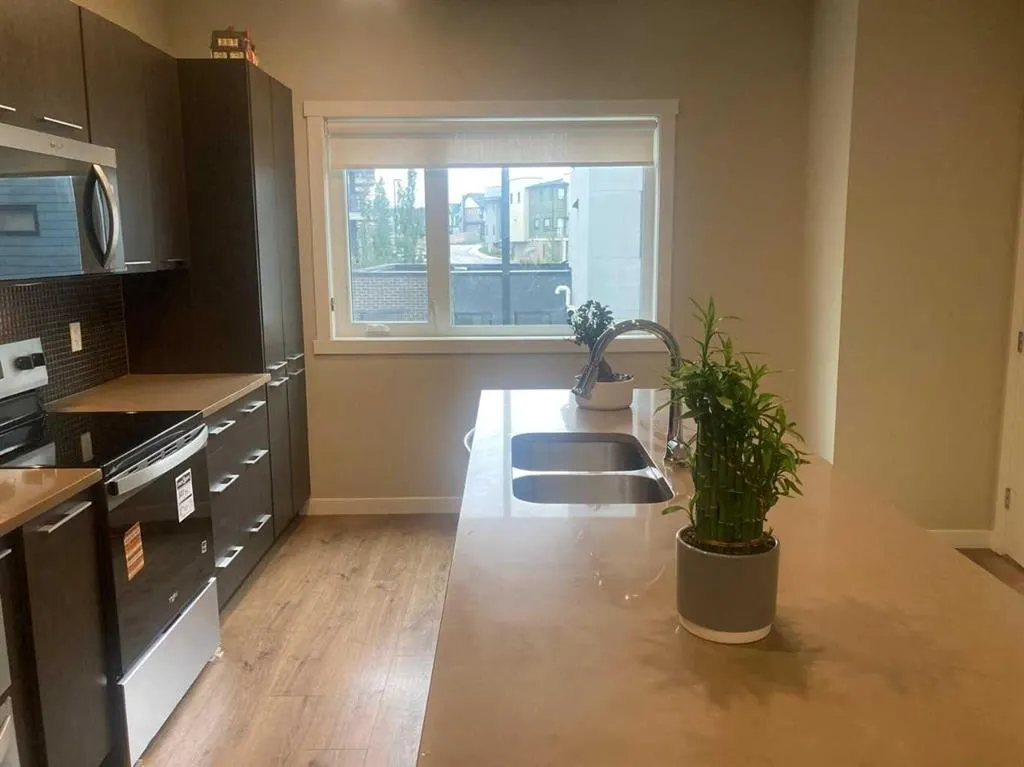 218 Sherwood Square NW, #601