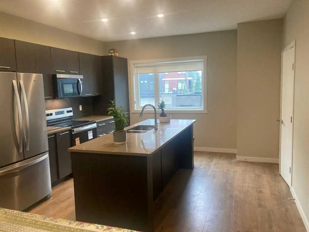 218 Sherwood Square NW, #601