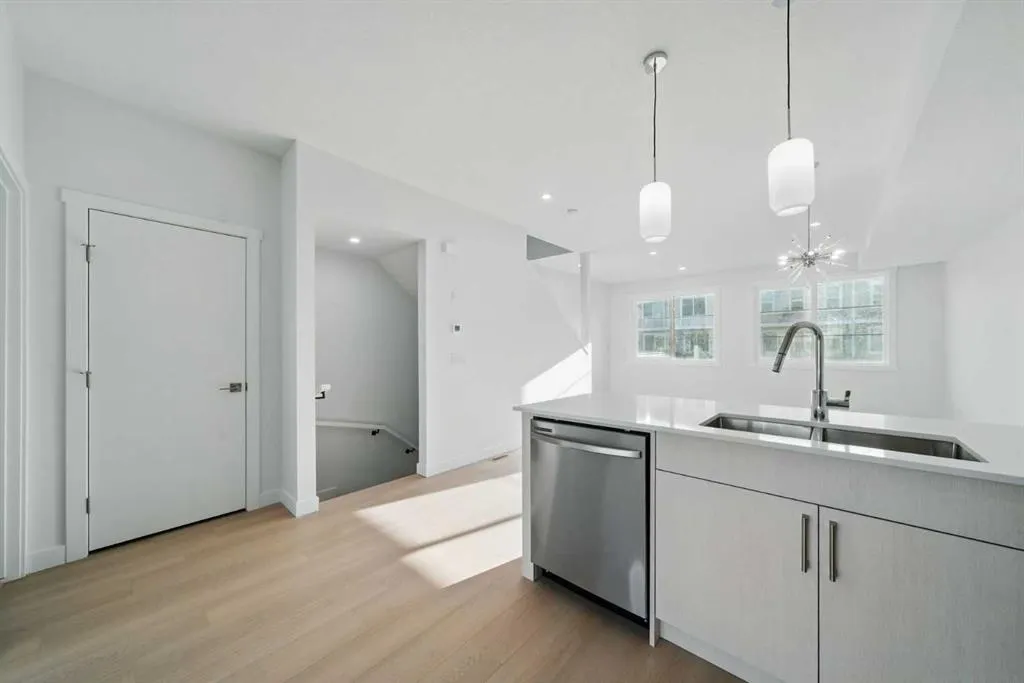75 cornerstone Row NE, #106