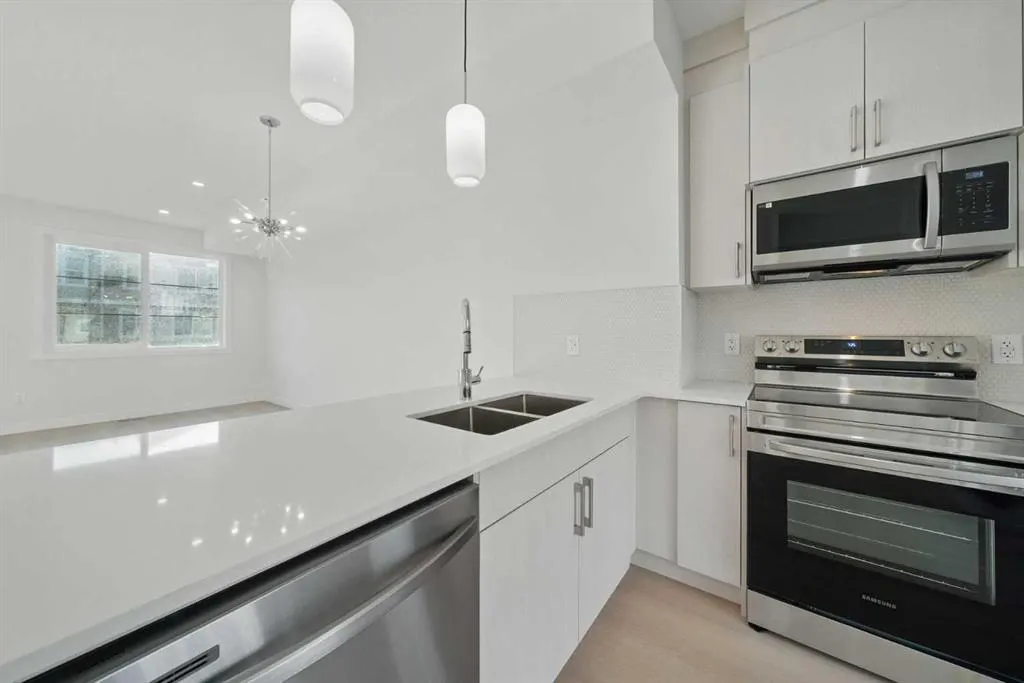 75 cornerstone Row NE, #106