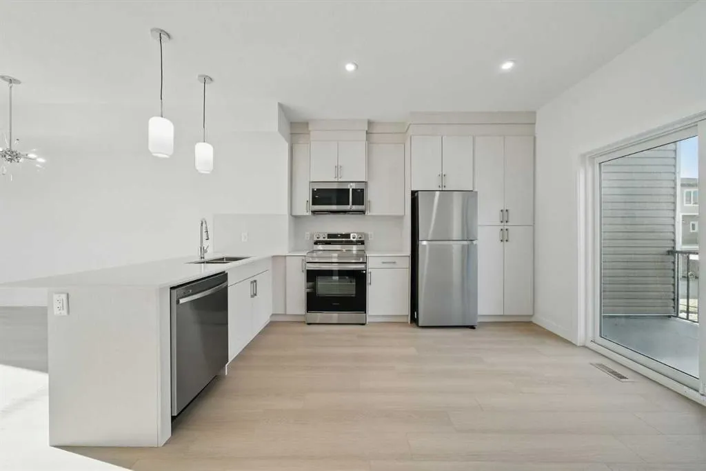 75 cornerstone Row NE, #106