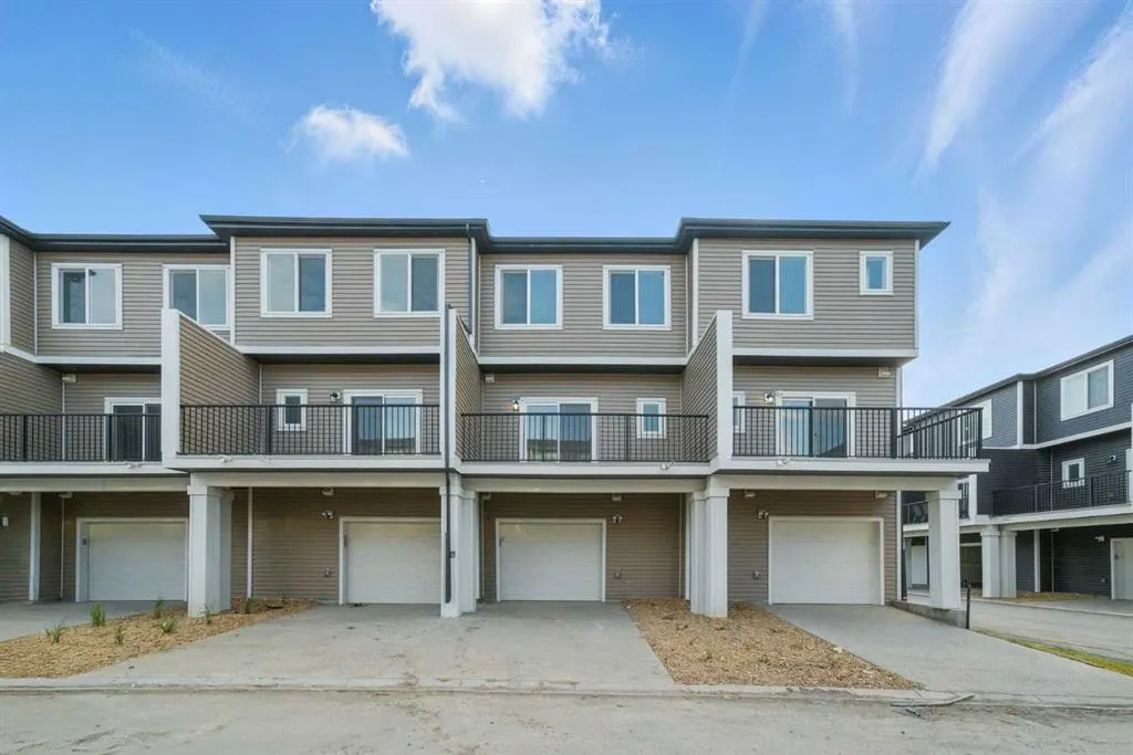 75 cornerstone Row NE, #106