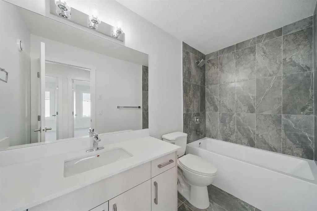 75 cornerstone Row NE, #106