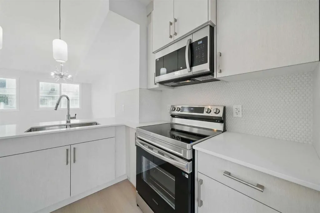 75 cornerstone Row NE, #106