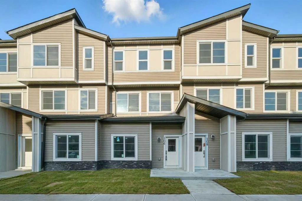 75 cornerstone Row NE, #106
