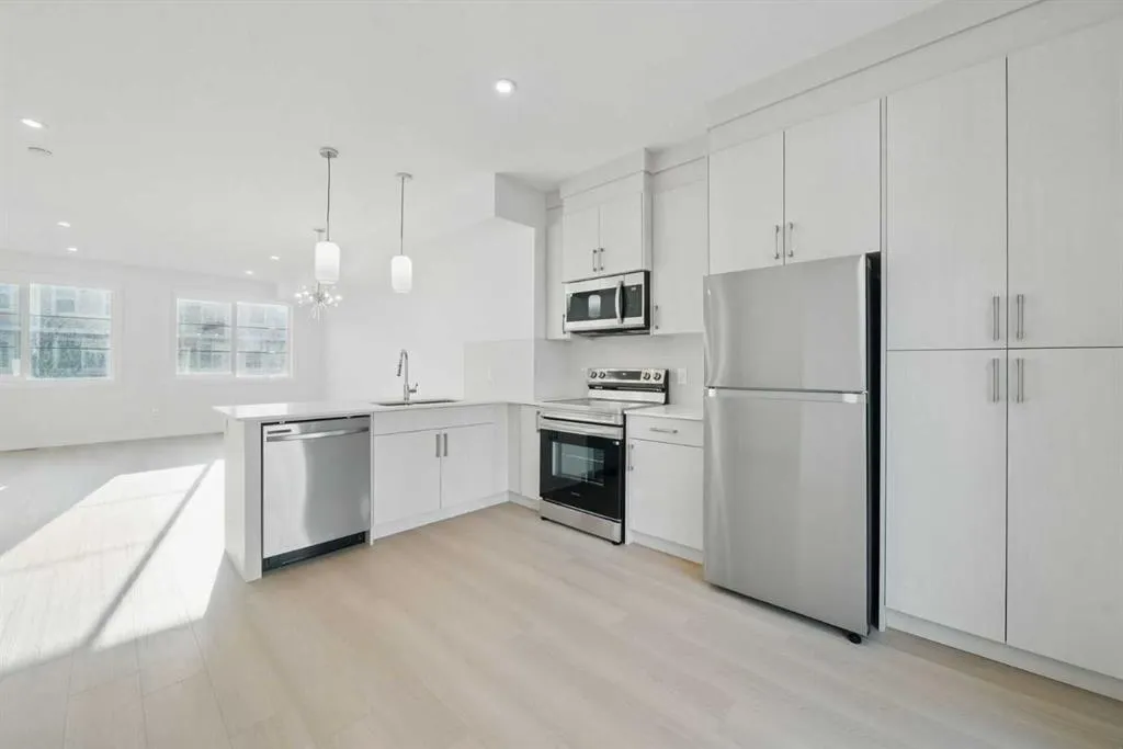 75 cornerstone Row NE, #106