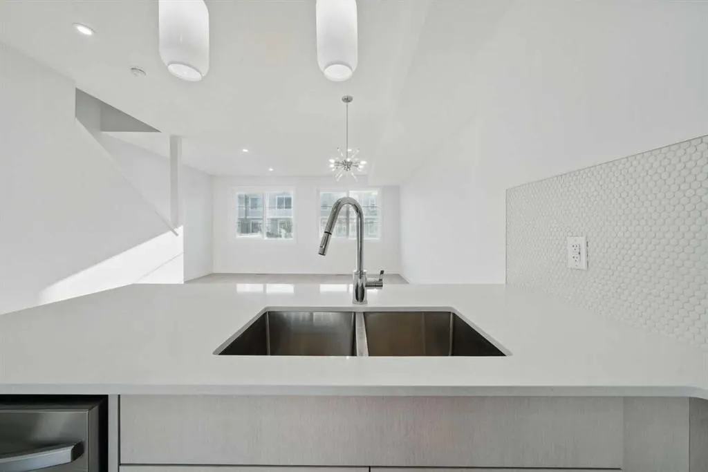 75 cornerstone Row NE, #106