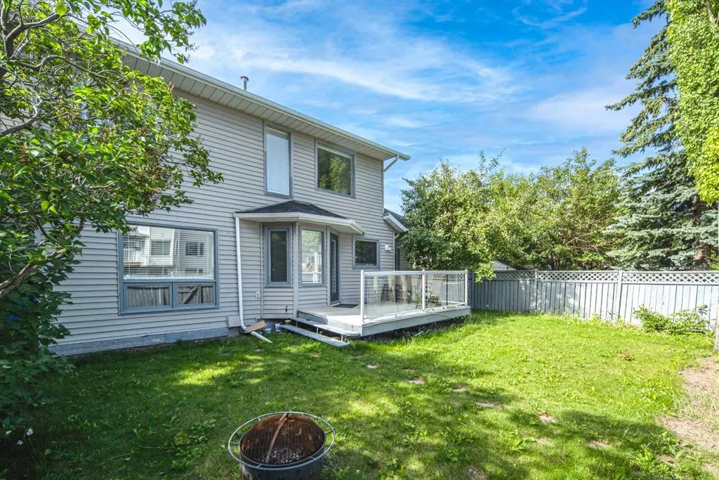 67 Edgebrook Way NW