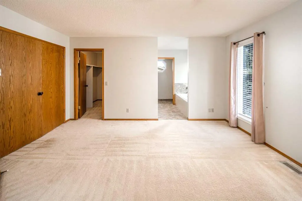 67 Edgebrook Way NW