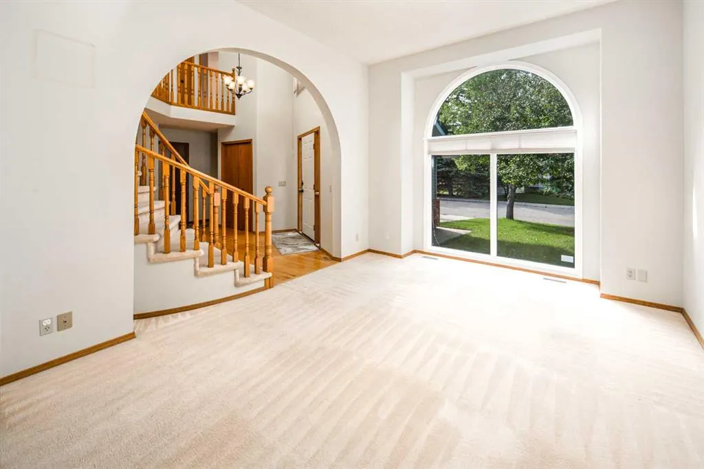 67 Edgebrook Way NW